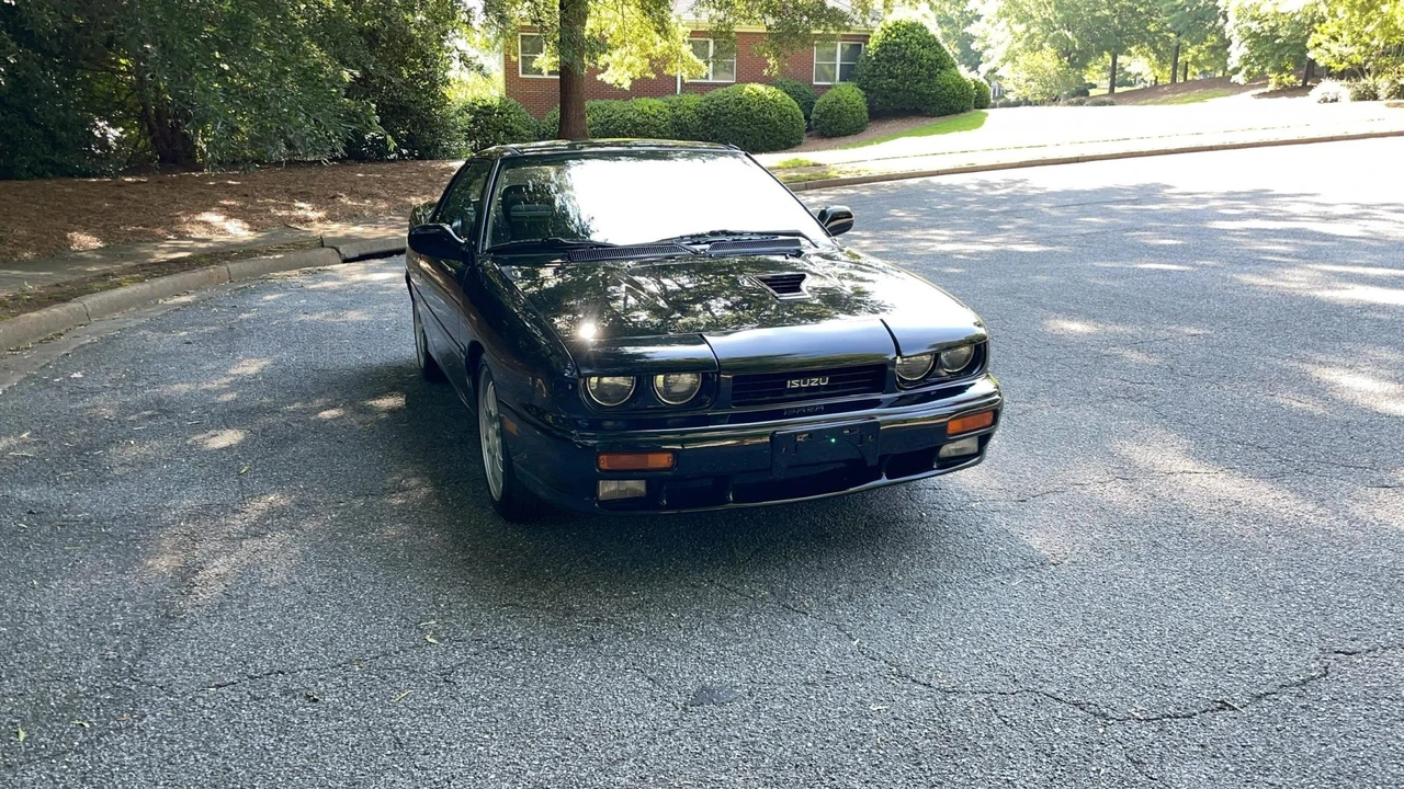 1991 Isuzu Impulse - Image 10 of 31