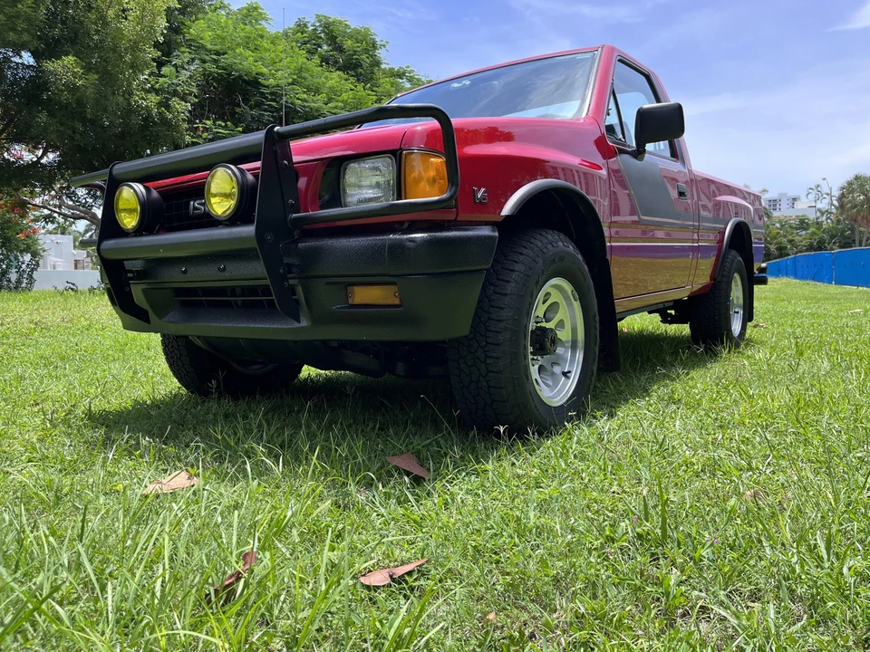 1991 Isuzu - Image 2 of 31