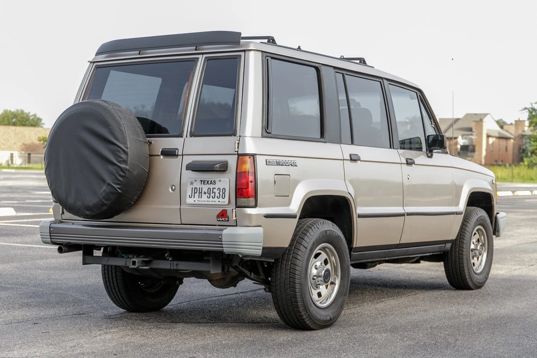 1991 Isuzu Trooper - Image 7 of 31