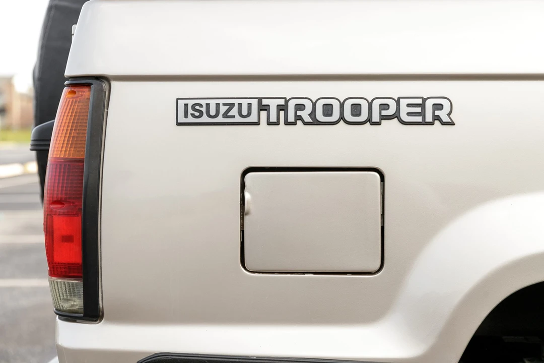 1991 Isuzu Trooper - Image 22 of 31