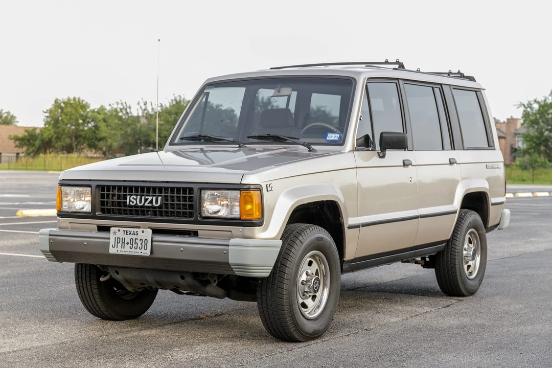 1991 Isuzu Trooper - Image 3 of 31