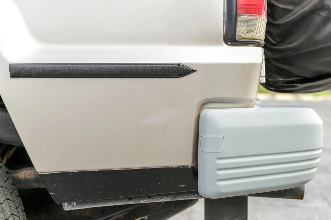 1991 Isuzu Trooper - Image 14 of 31