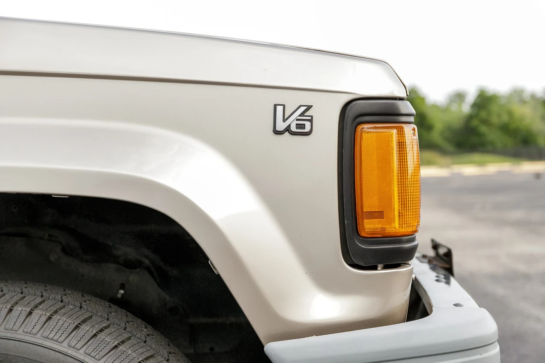 1991 Isuzu Trooper - Image 25 of 31