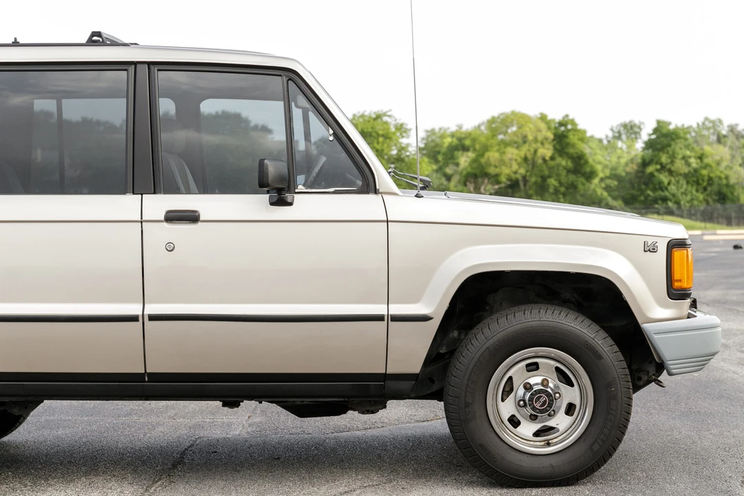 1991 Isuzu Trooper - Image 24 of 31