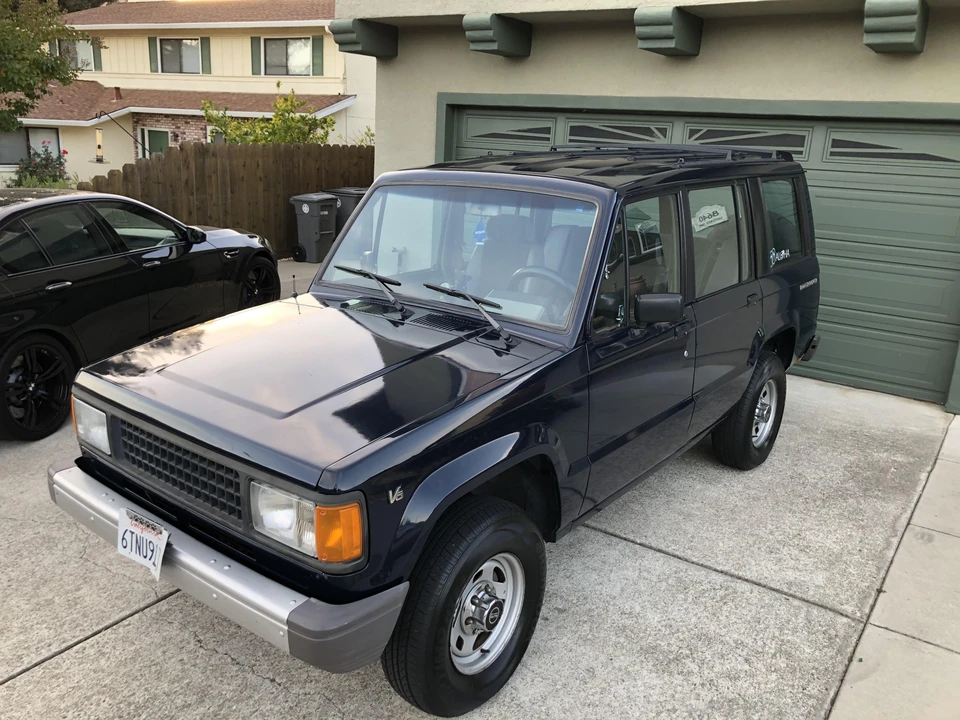 1991 Isuzu Trooper - Image 2 of 31