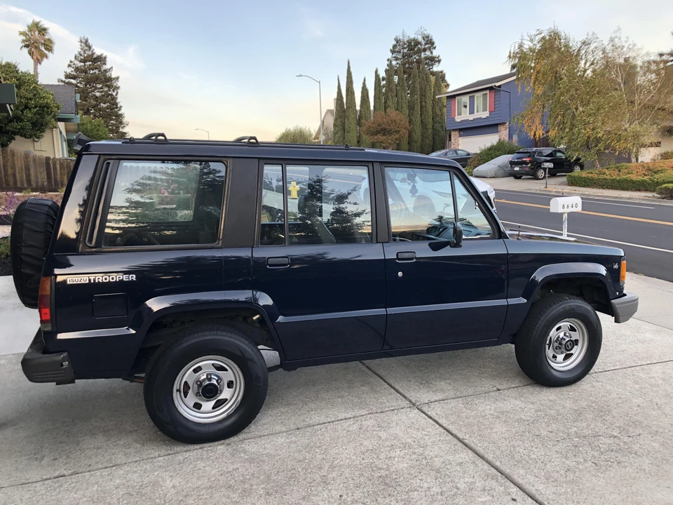 1991 Isuzu Trooper - Image 3 of 31