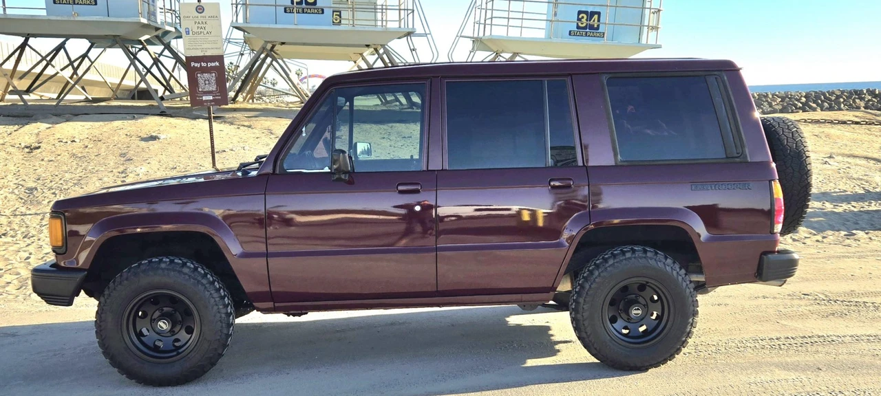 1991 Isuzu Trooper - Image 9 of 31