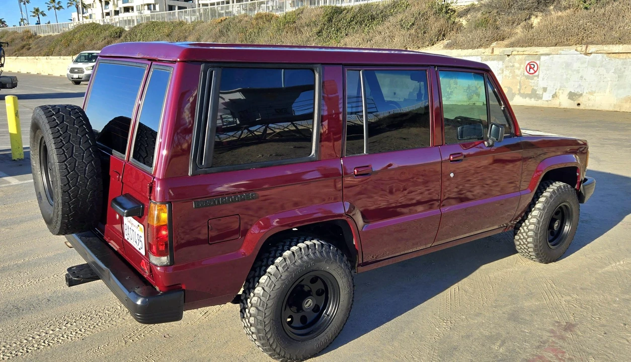 1991 Isuzu Trooper - Image 17 of 31