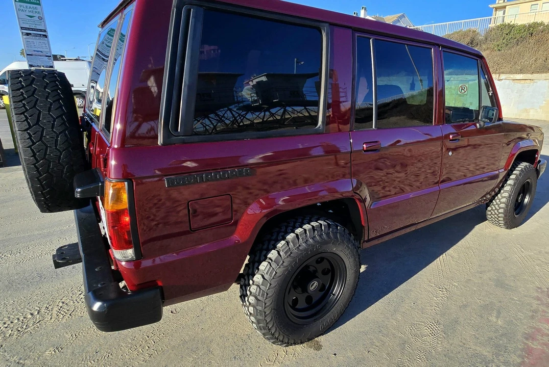 1991 Isuzu Trooper - Image 16 of 31