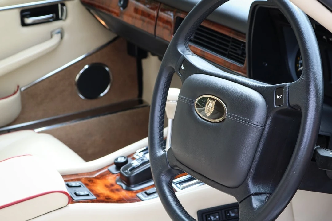 1991 Jaguar XJ-S TWR - Image 14 of 30