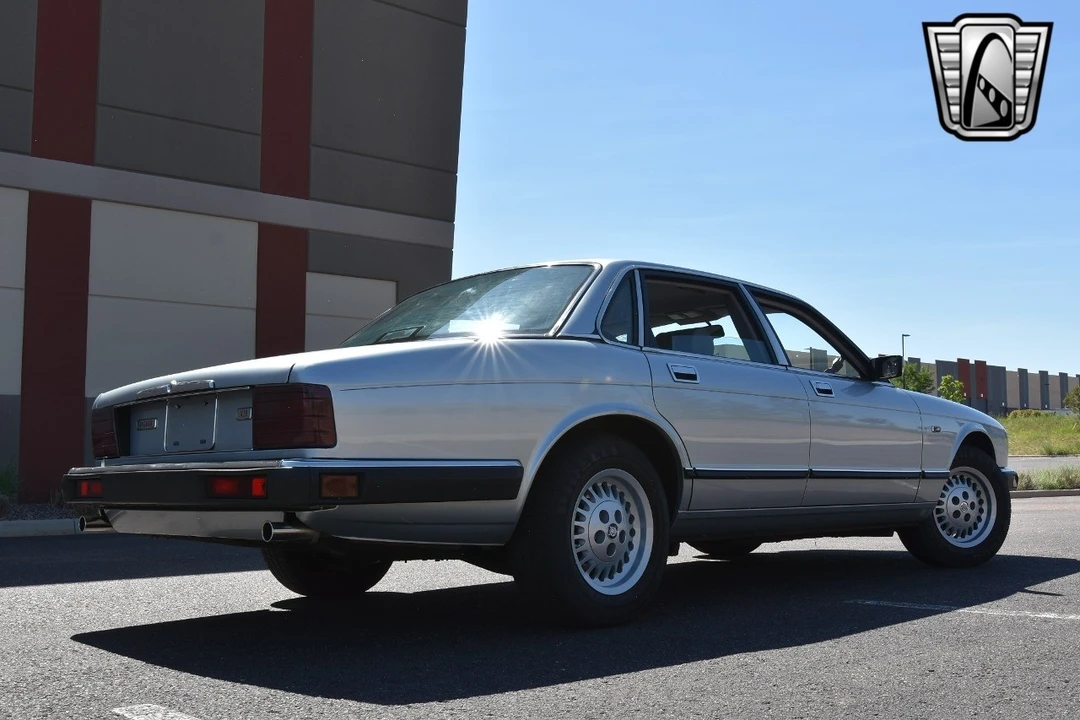 1991 Jaguar XJ40 XJ - Image 8 of 21
