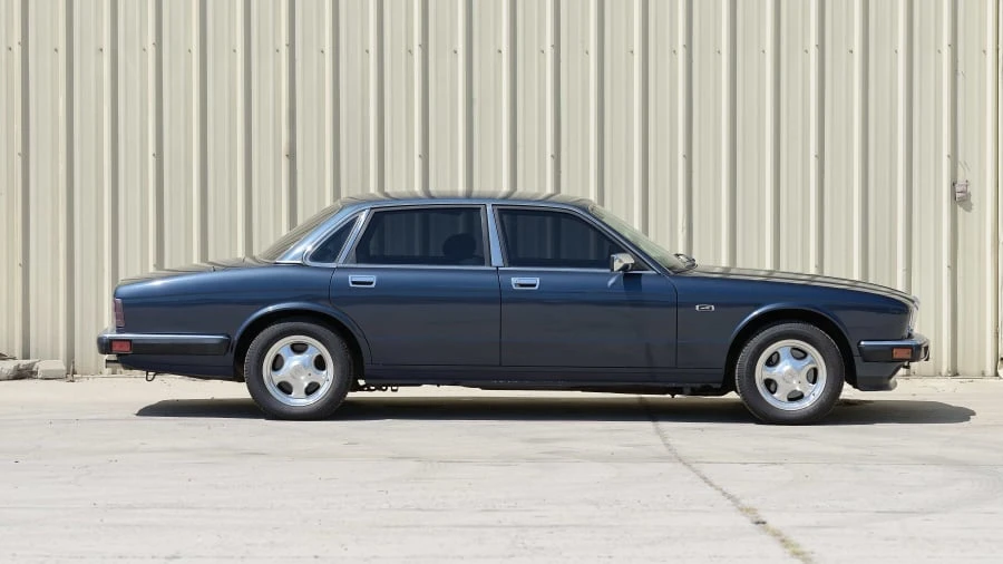 1991 Jaguar XJ40 XJ - Image 2 of 12