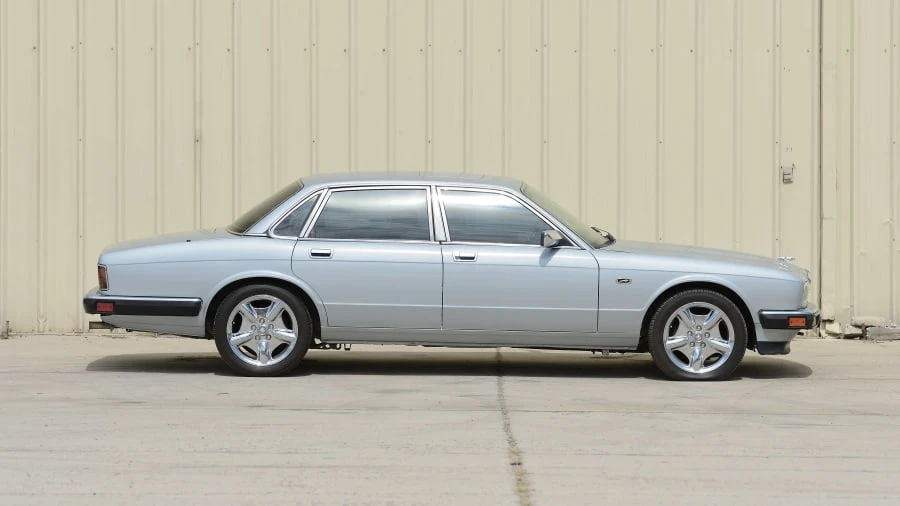 1991 Jaguar XJ40 XJ - Image 2 of 12