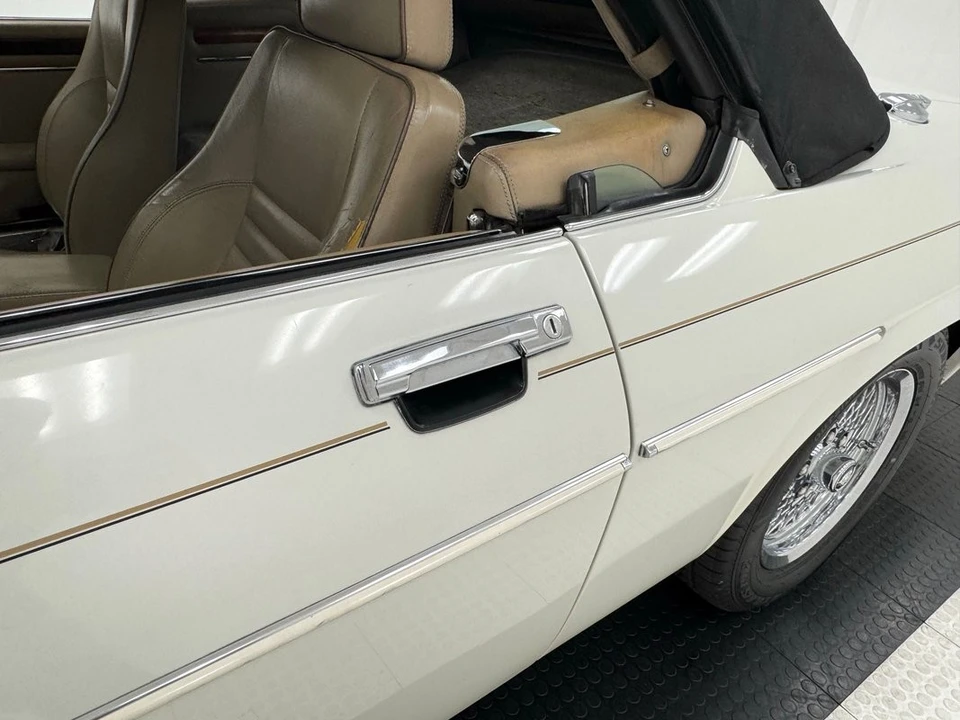 1991 Jaguar XJS Convertible - Image 19 of 21