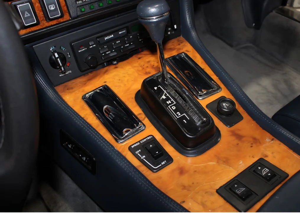 1991 Jaguar XJS Pre-Facelift V12 - Image 15 of 17