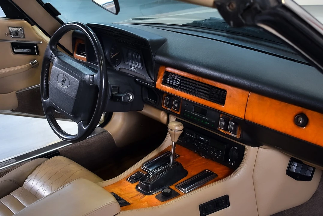 1991 Jaguar XJS Convertible - Image 26 of 30