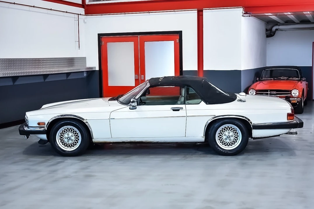 1991 Jaguar XJS Convertible - Image 16 of 30