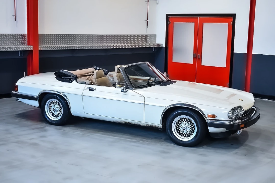 1991 Jaguar XJS Convertible - Image 2 of 30