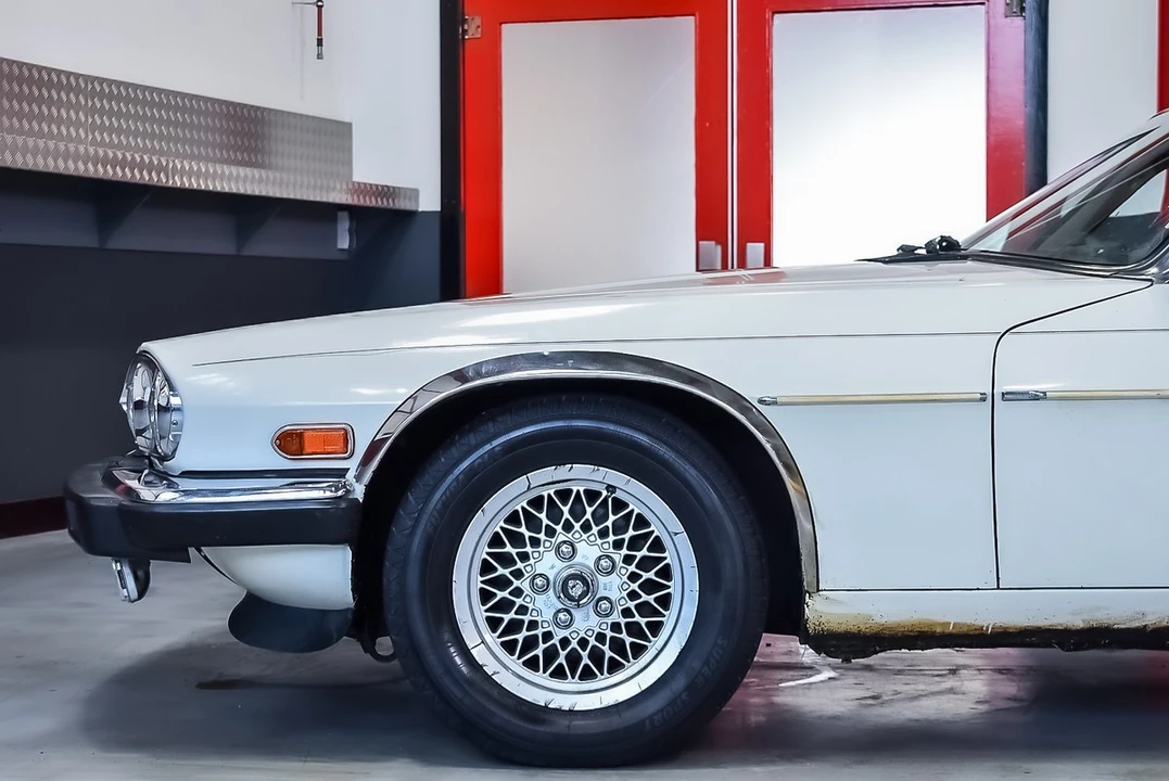 1991 Jaguar XJS Convertible - Image 24 of 30