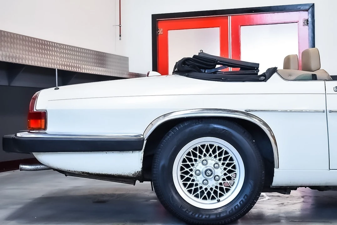 1991 Jaguar XJS Convertible - Image 25 of 30
