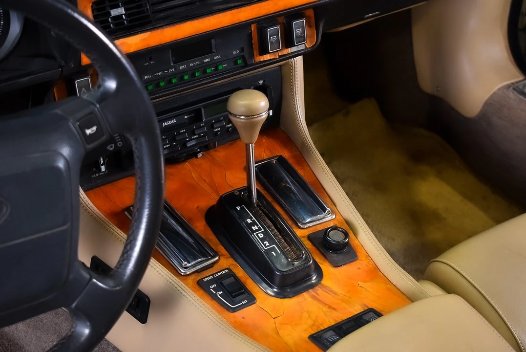 1991 Jaguar XJS Convertible - Image 28 of 30