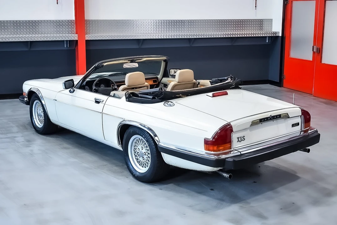 1991 Jaguar XJS Convertible - Image 9 of 30