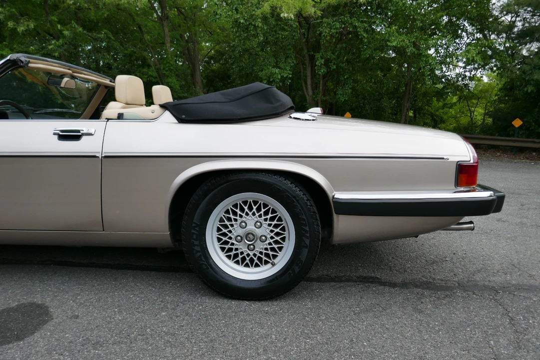 1991 Jaguar XJS - Image 9 of 31