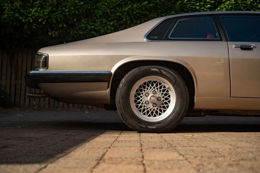 1991 Jaguar XJS - Image 13 of 30
