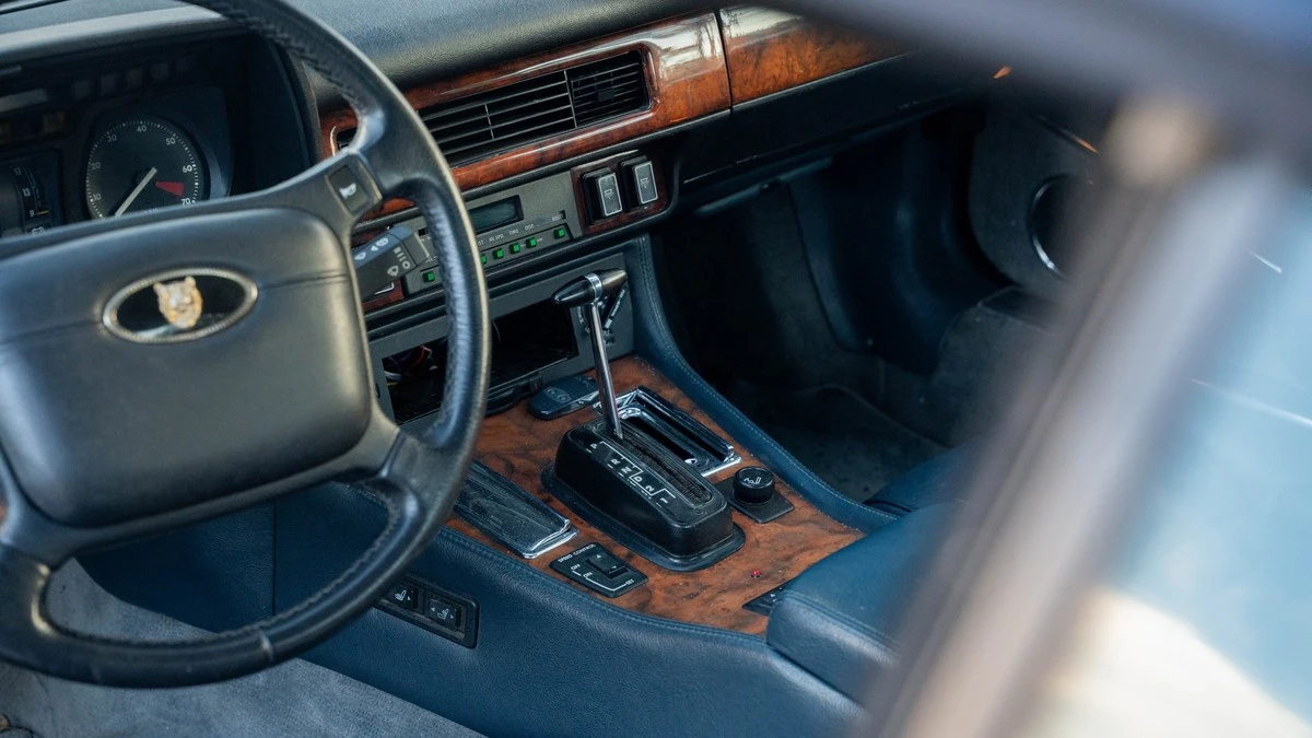 1991 Jaguar XJS Convertible - Image 23 of 30