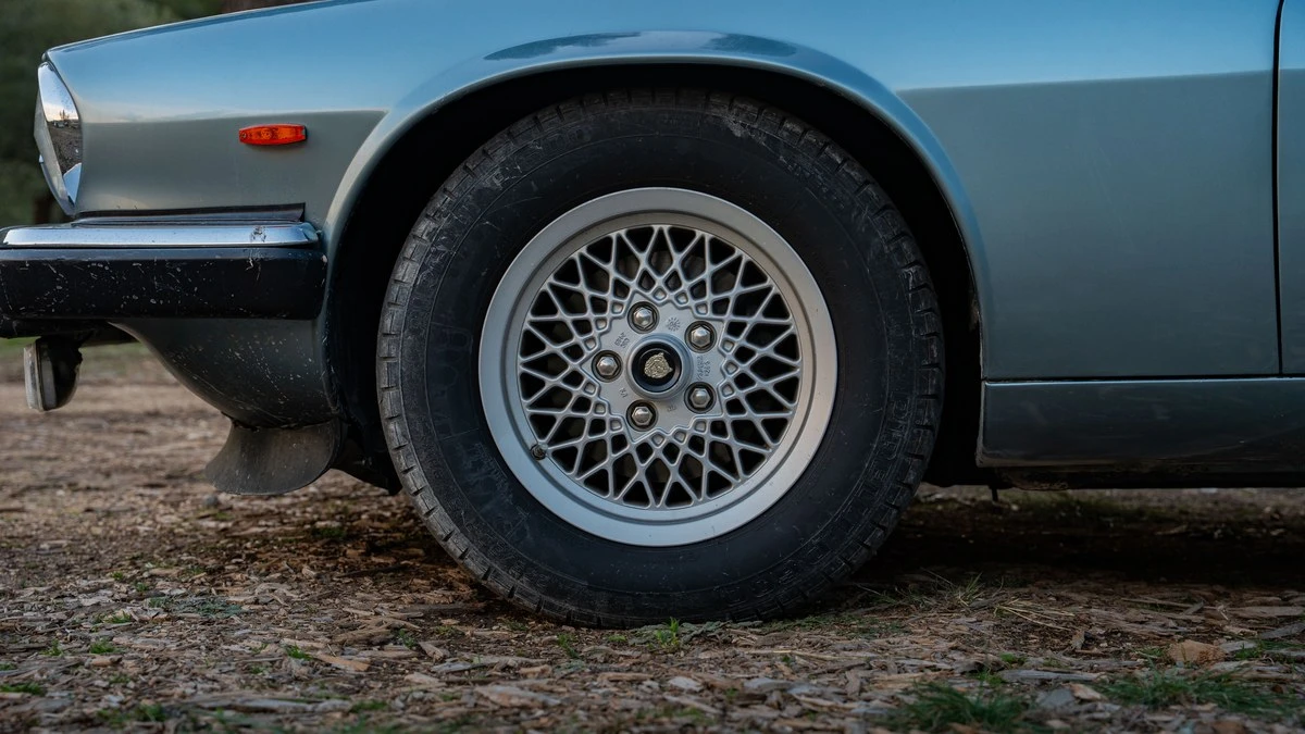 1991 Jaguar XJS Convertible - Image 19 of 30