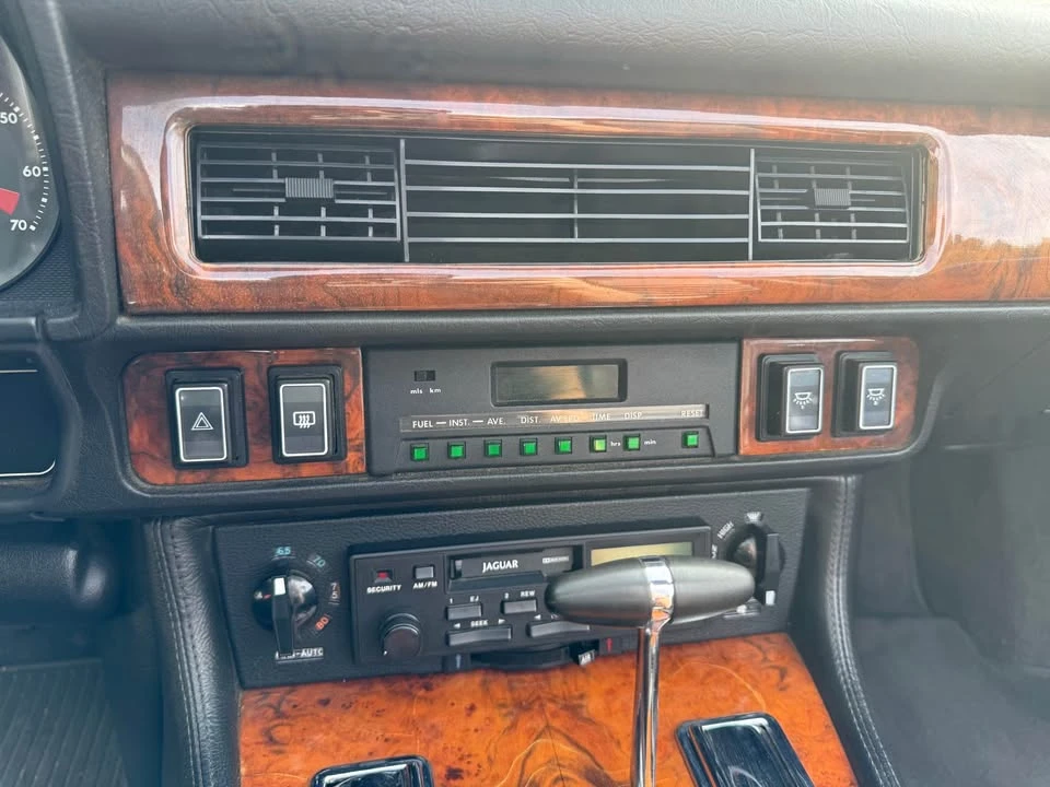 1991 Jaguar XJS Convertible - Image 19 of 20