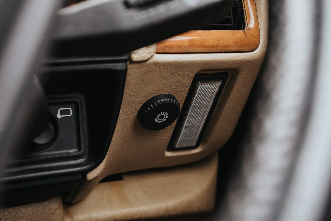 1991 Jaguar XJS - Image 25 of 30