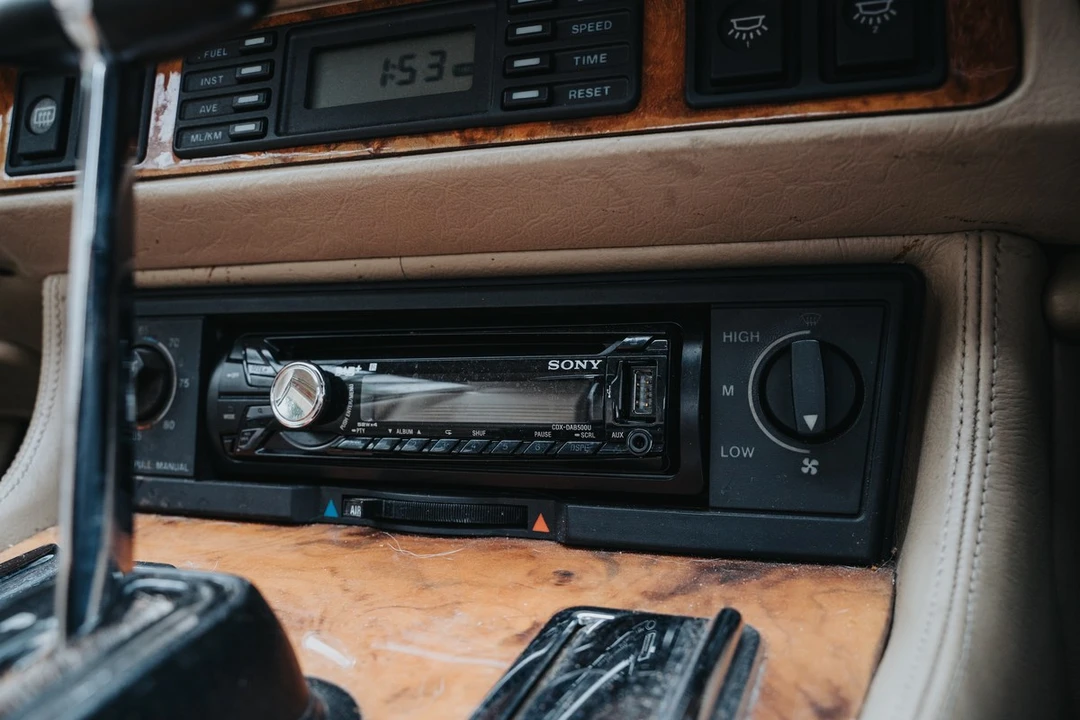 1991 Jaguar XJS - Image 17 of 30