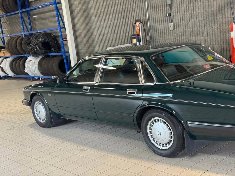 1991 Jaguar XJ Series 3 - Image 2 of 3