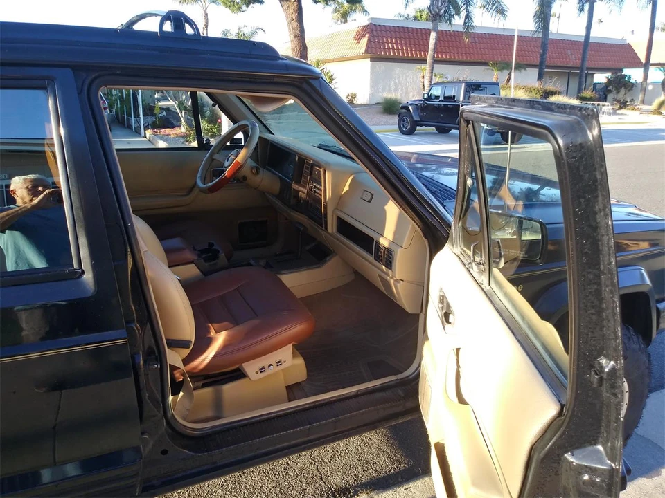 1991 Jeep XJ Cherokee - Image 6 of 31