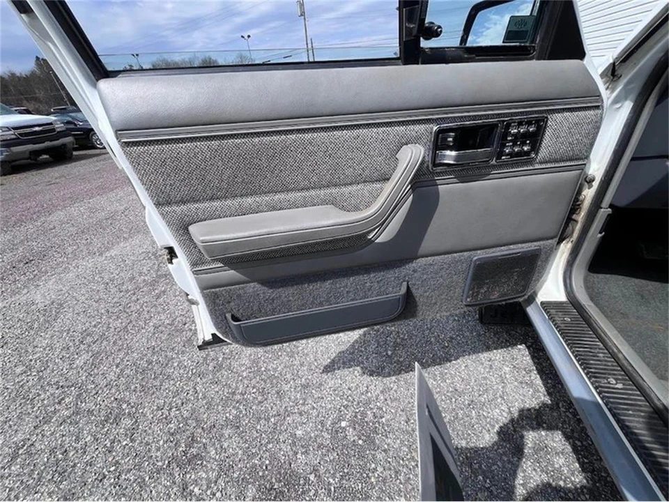 1991 Jeep XJ Cherokee - Image 14 of 31