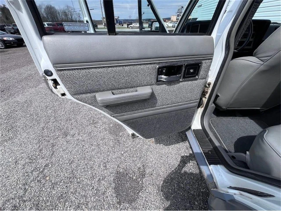 1991 Jeep XJ Cherokee - Image 16 of 31