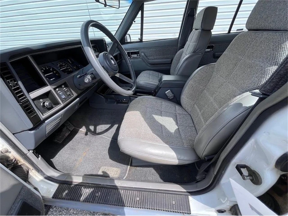 1991 Jeep XJ Cherokee - Image 15 of 31
