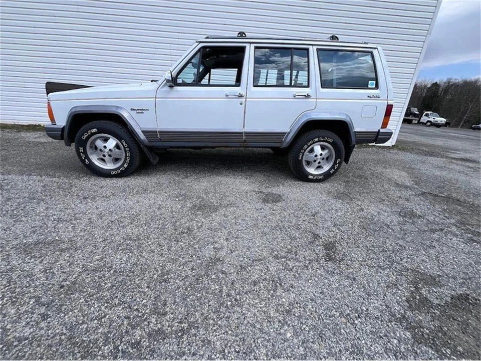1991 Jeep XJ Cherokee - Image 2 of 31
