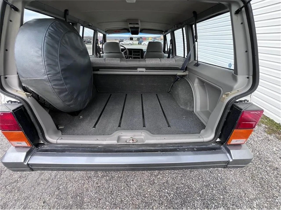 1991 Jeep XJ Cherokee - Image 19 of 31