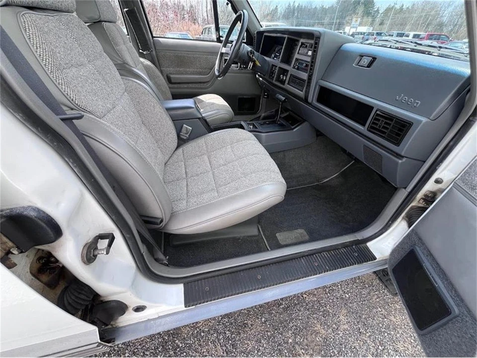 1991 Jeep XJ Cherokee - Image 24 of 31