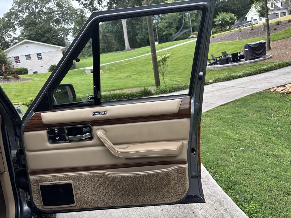 1991 Jeep XJ Cherokee - Image 26 of 31