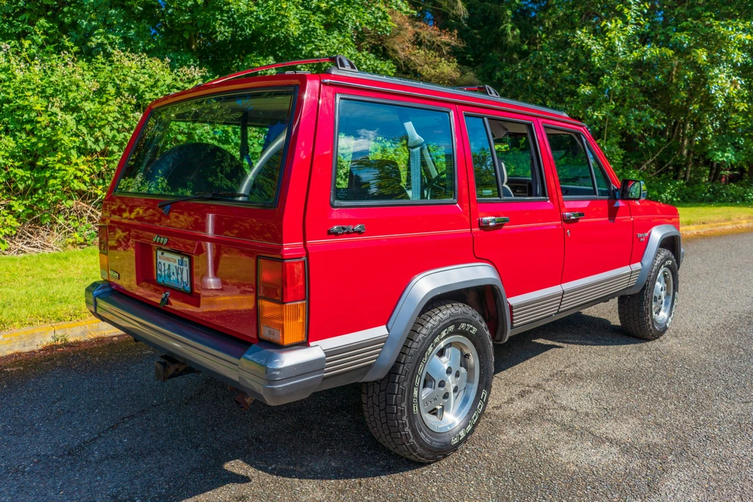 1991 Jeep XJ Cherokee - Image 13 of 31