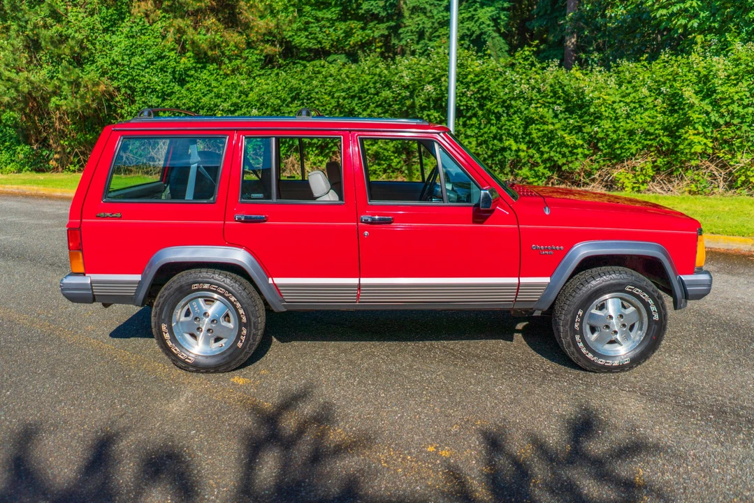 1991 Jeep XJ Cherokee - Image 15 of 31
