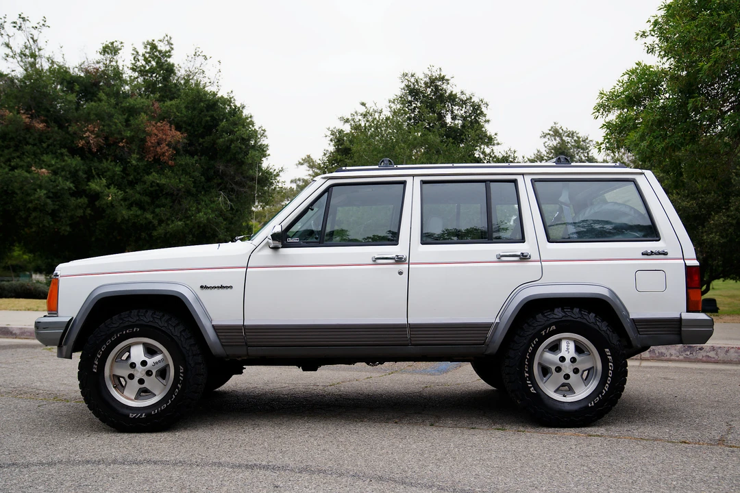 1991 Jeep XJ Cherokee - Image 11 of 31