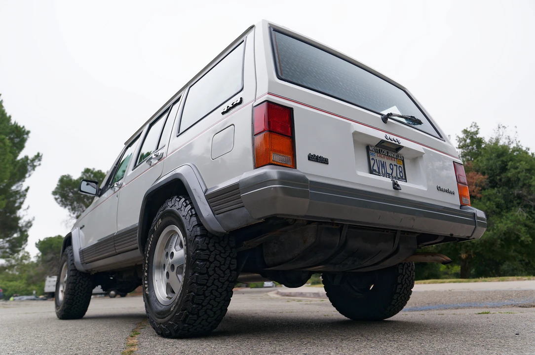 1991 Jeep XJ Cherokee - Image 13 of 31