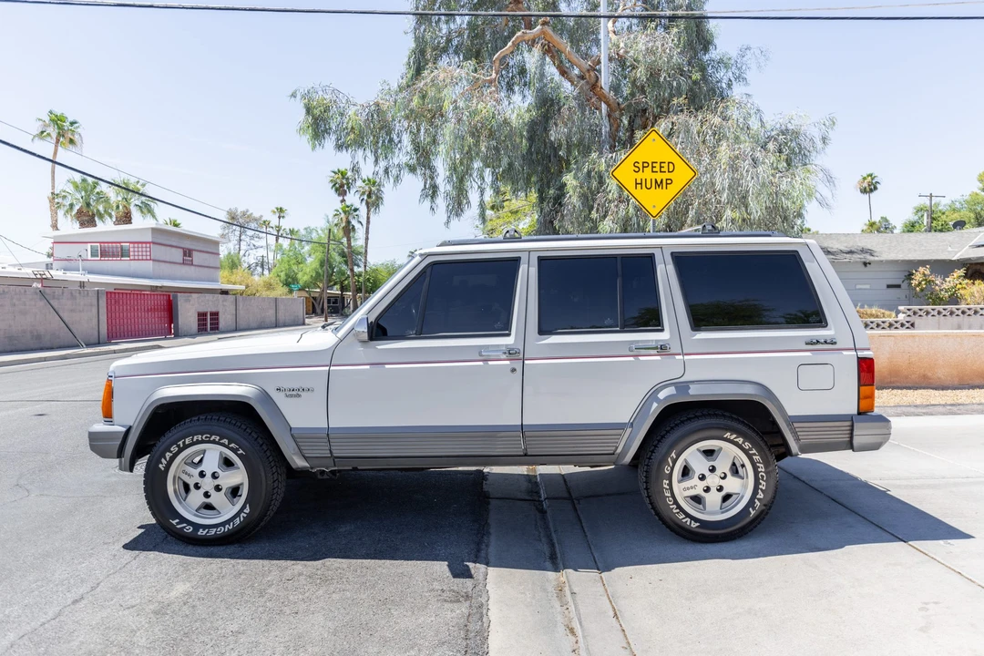 1991 Jeep XJ Cherokee - Image 8 of 31