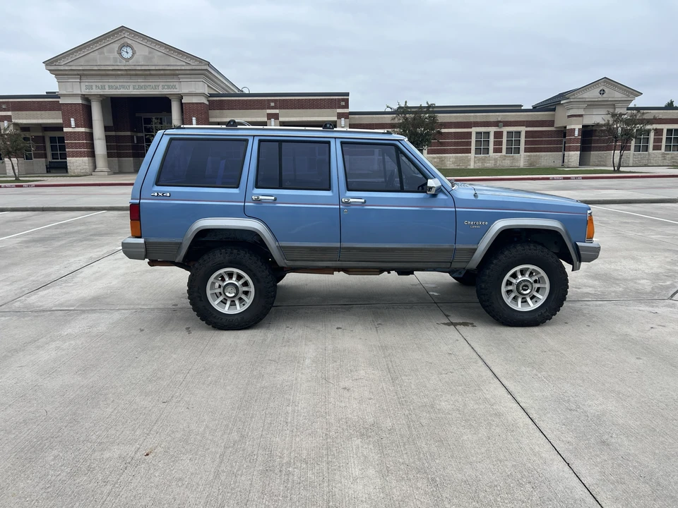 1991 Jeep XJ Cherokee - Image 8 of 31