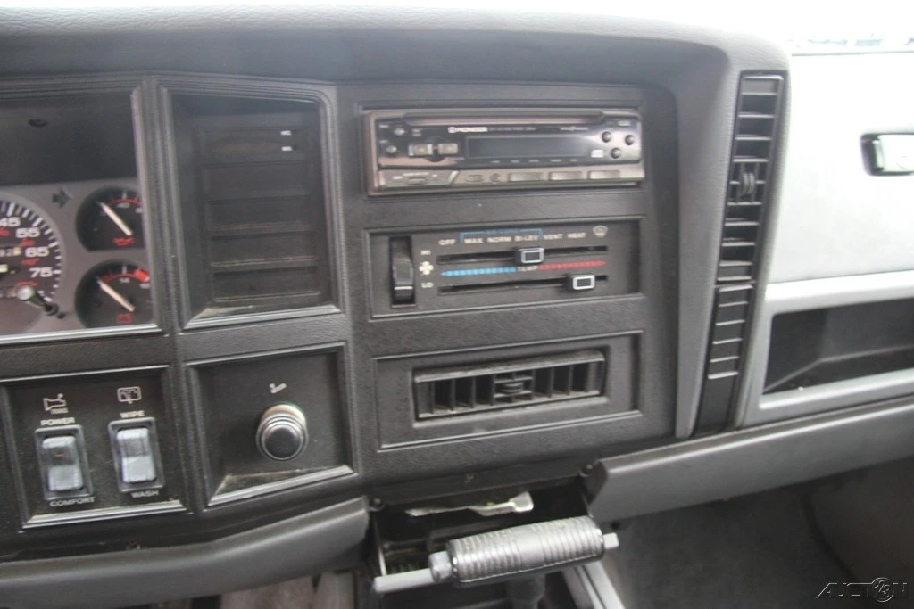 1991 Jeep XJ Cherokee - Image 16 of 21