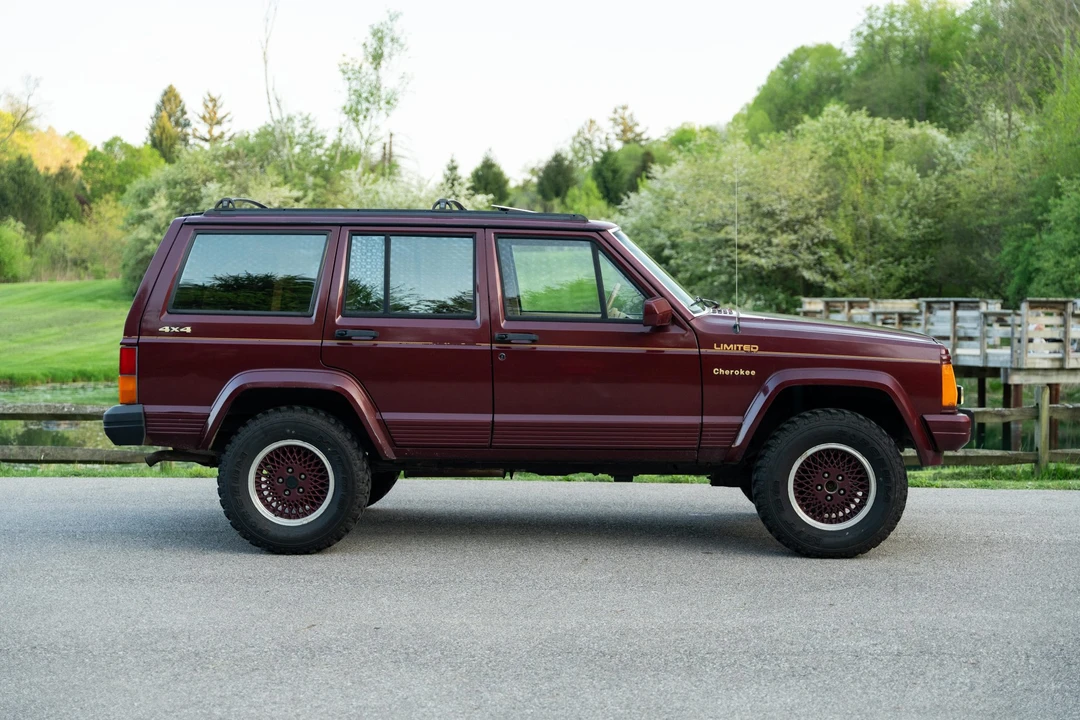 1991 Jeep XJ Cherokee - Image 15 of 31